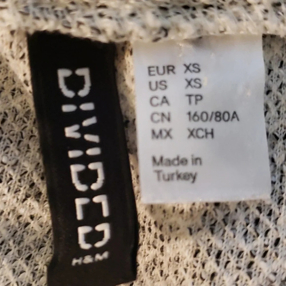 (Final price) Divided Light Grey Crop Top - Picture 8 of 9